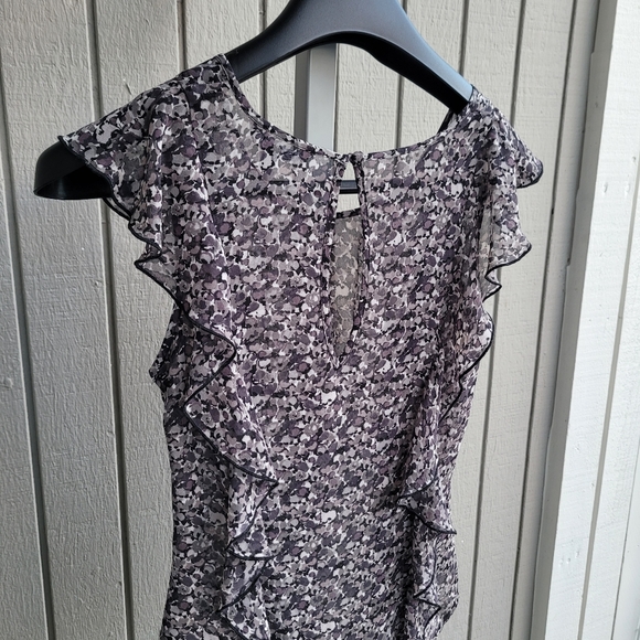 Express | Dark Floral Sheer Ruffle Top Keyhole Button EUC 2010 Women's XS - Picture 7 of 16
